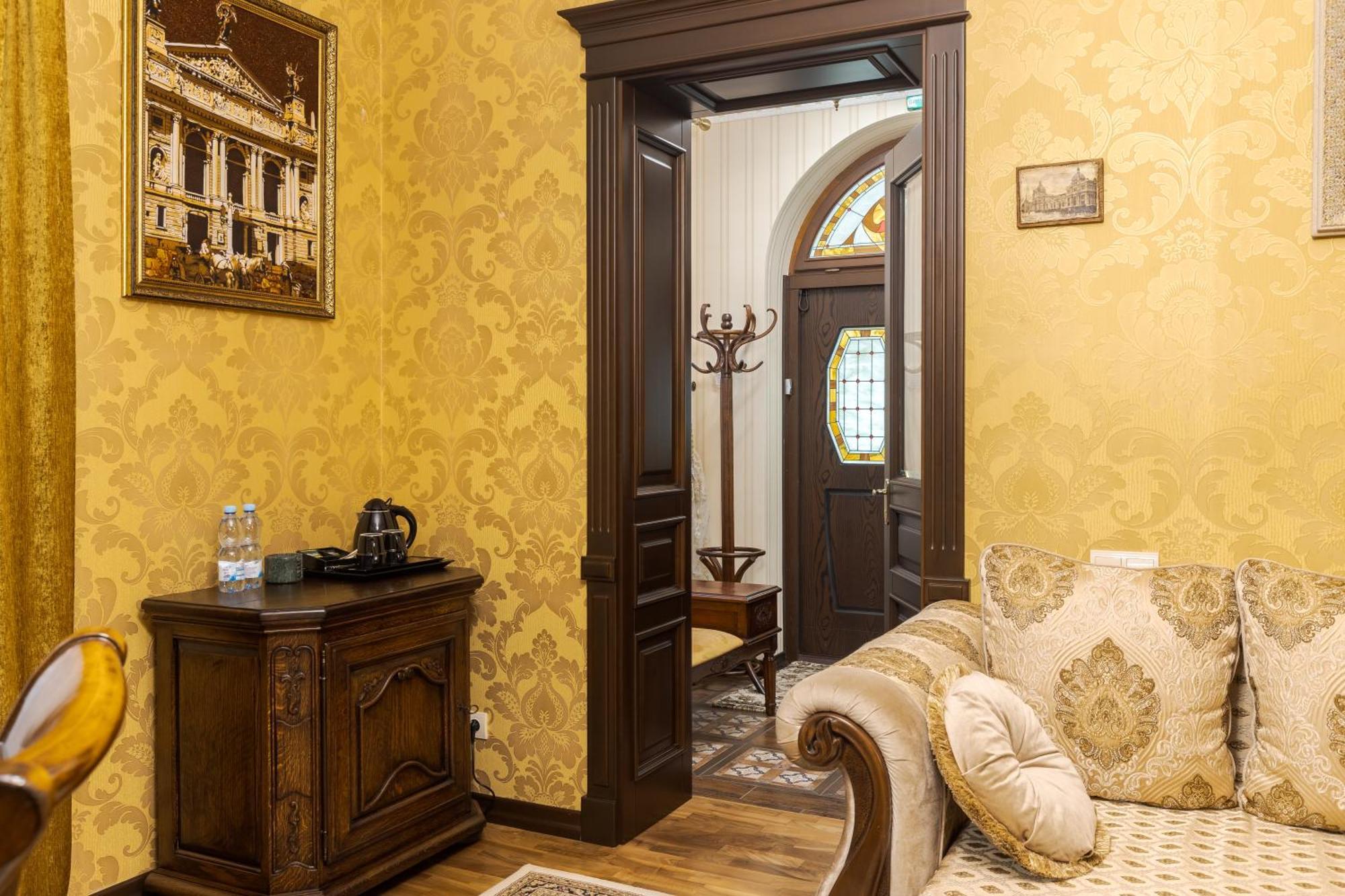 Luxury Boutique Andreevskiy Lviv Ngoại thất bức ảnh
