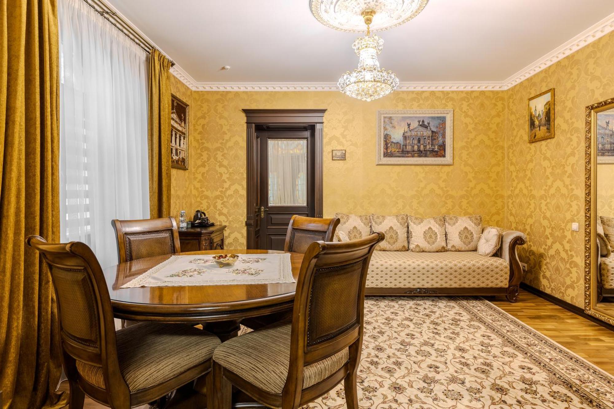 Luxury Boutique Andreevskiy Lviv Ngoại thất bức ảnh